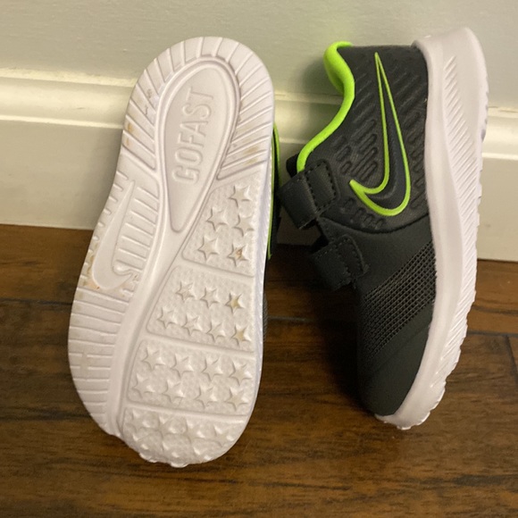 New! Toddler Nike Run Star - Size 6 - Picture 4 of 4